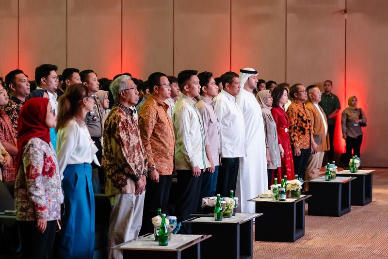 Tamu undangan berdiri di barisan depan Green Impact Festival 2025